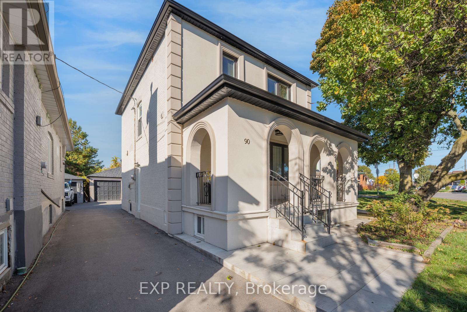 90 Bicknell Ave #a, Toronto, ON M6M 4G7