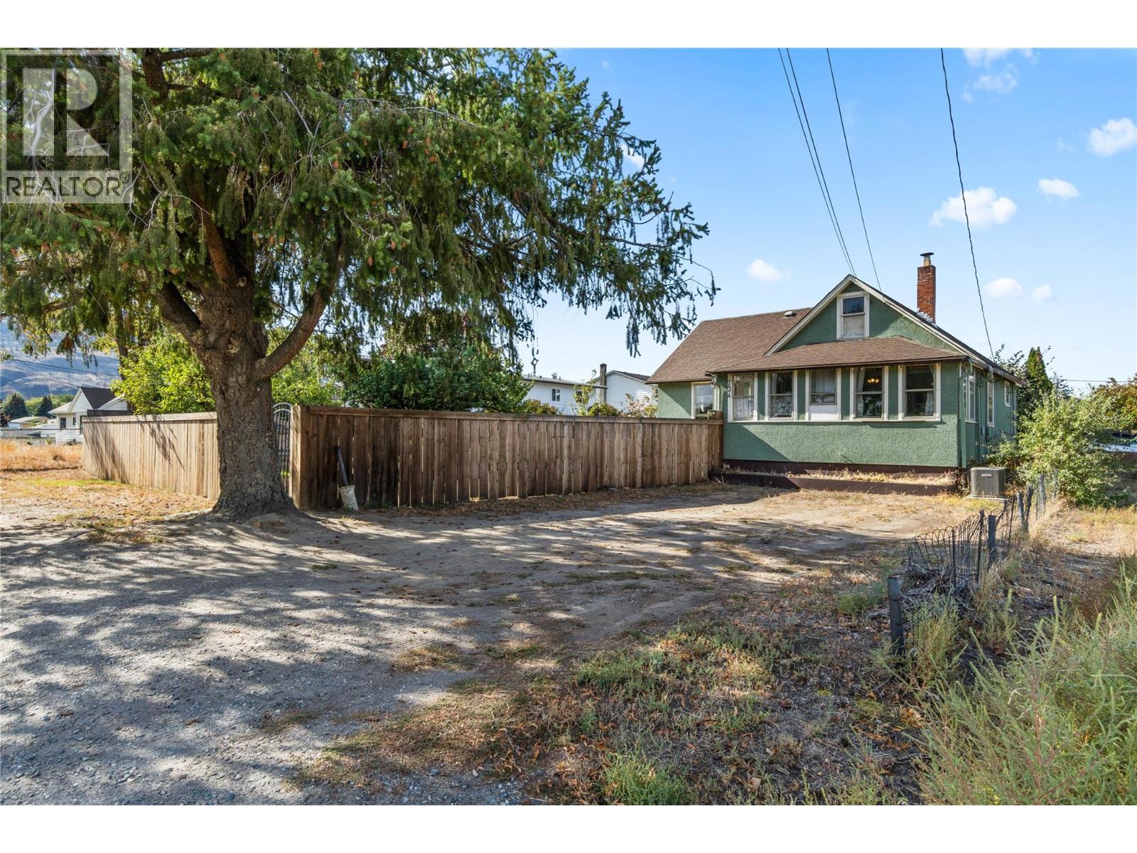 734 Singh St, Kamloops, BC V2B 5C5