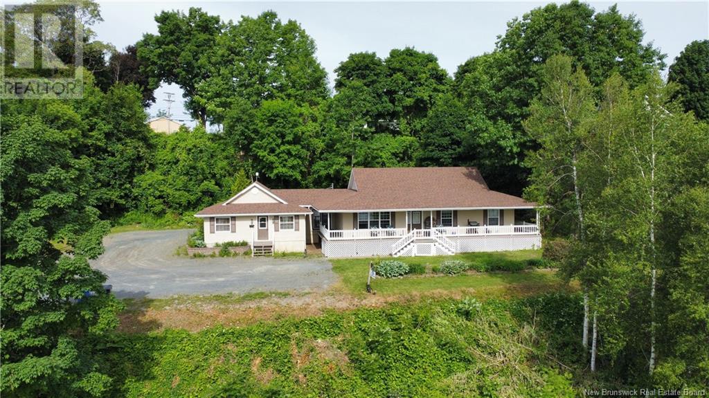 105 Bridge St, Woodstock, NB E7M 5Y7