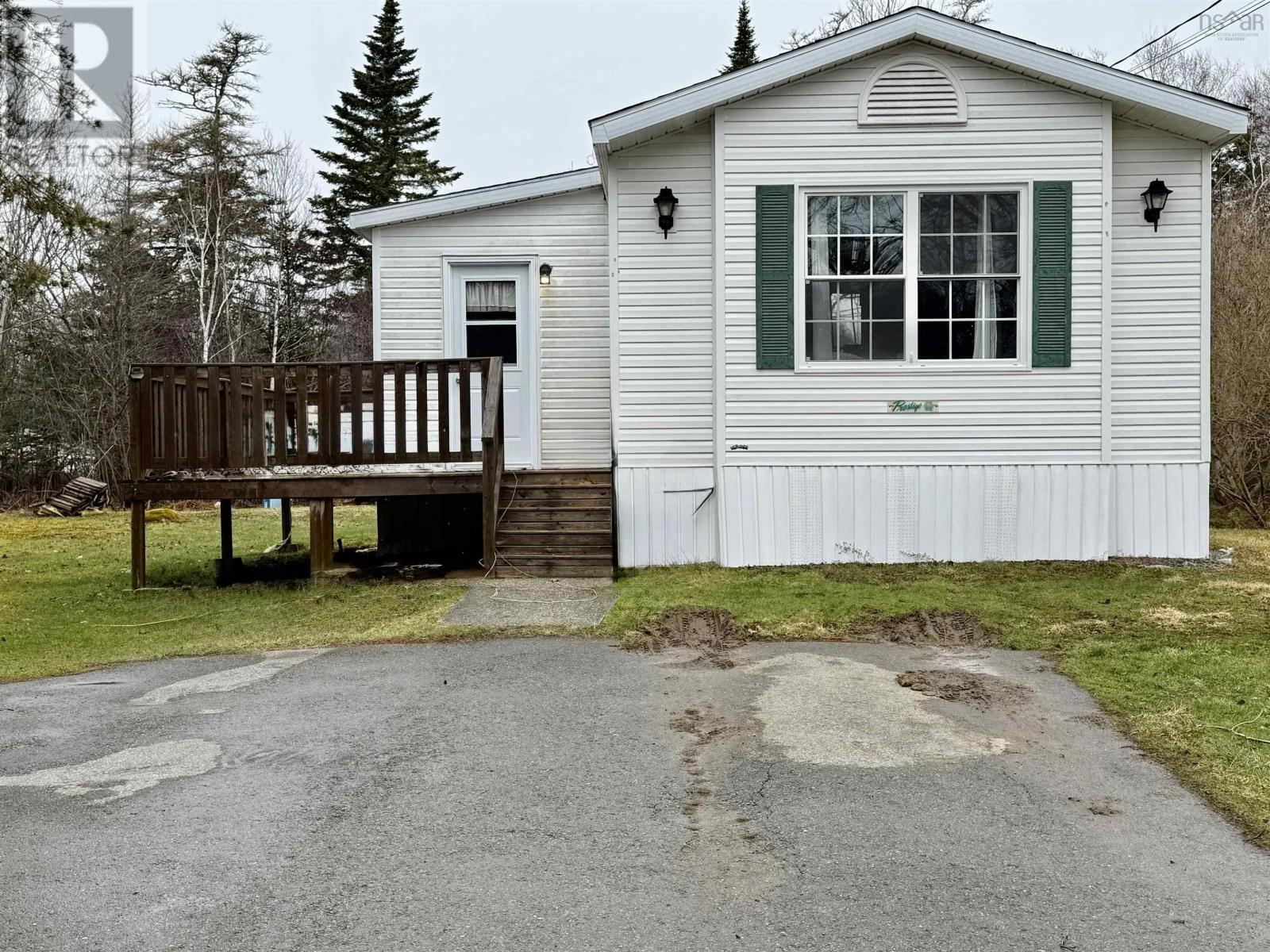 11 Forest View Dr, Barrington Passage, NS B0W 1E0