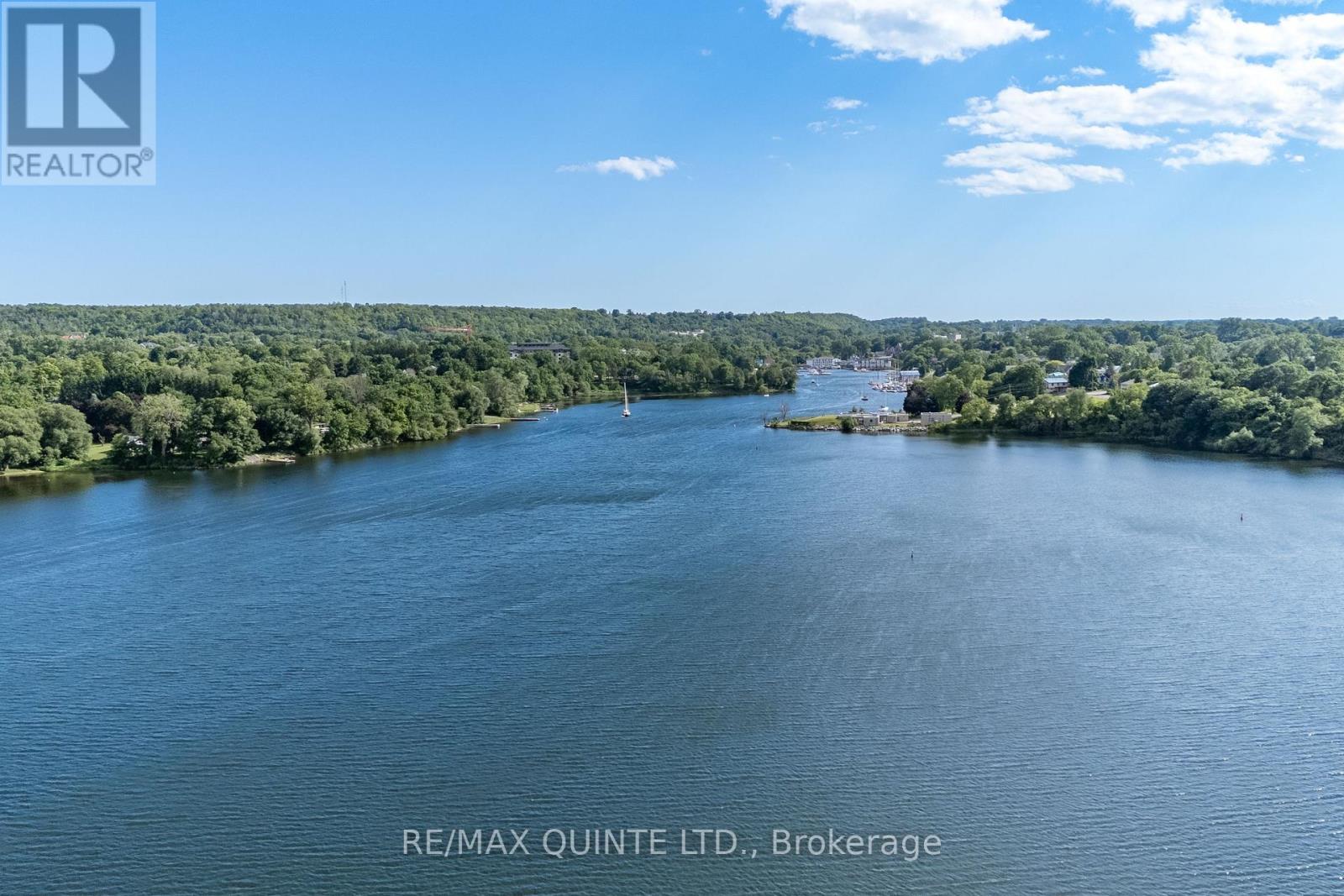 302 12 Clara Dr, Prince Edward County Picton Ward, ON K0K 2T0
