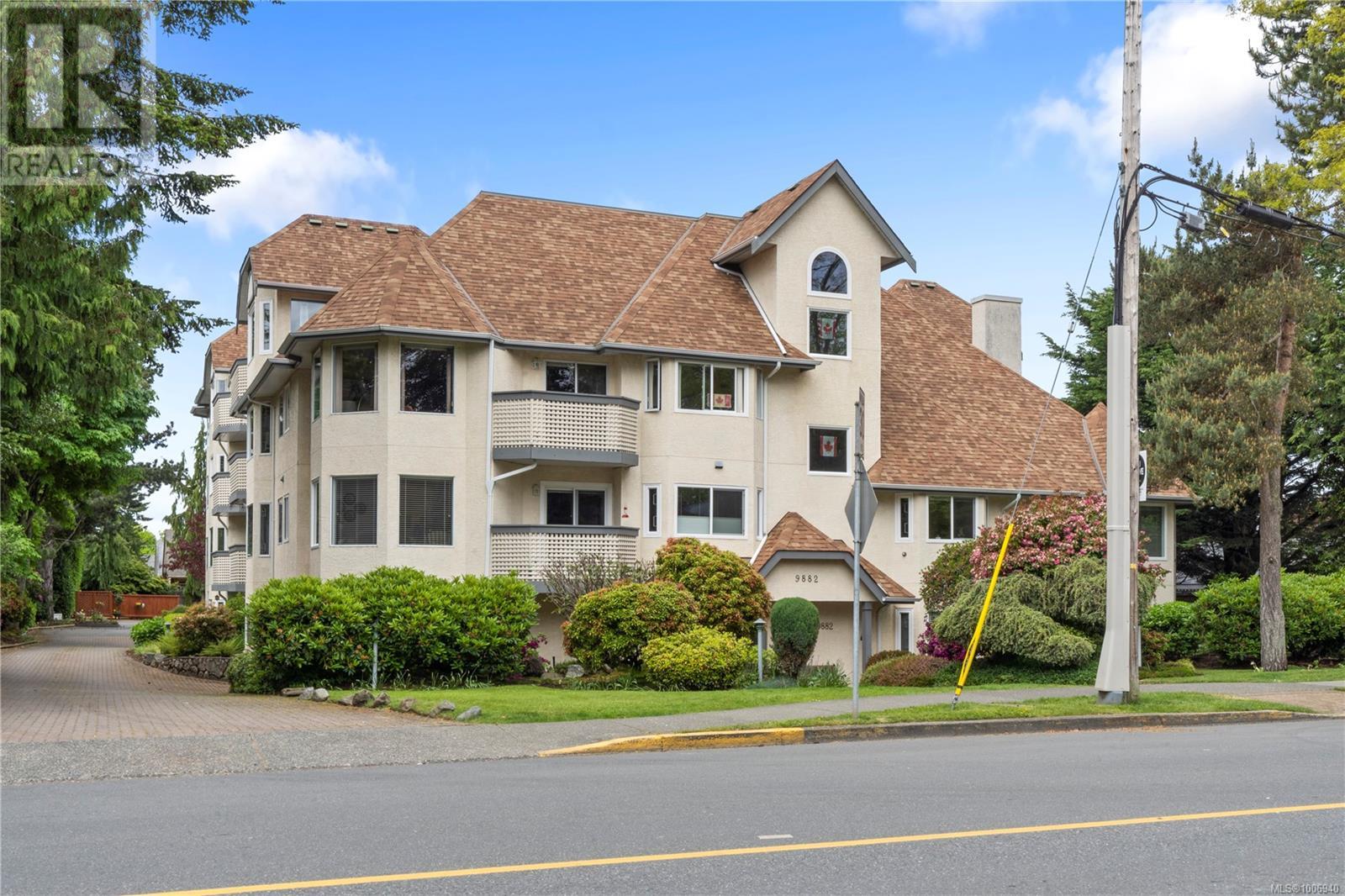 9882 Fifth St Unit 104 St, Sidney, BC V8L 2X3