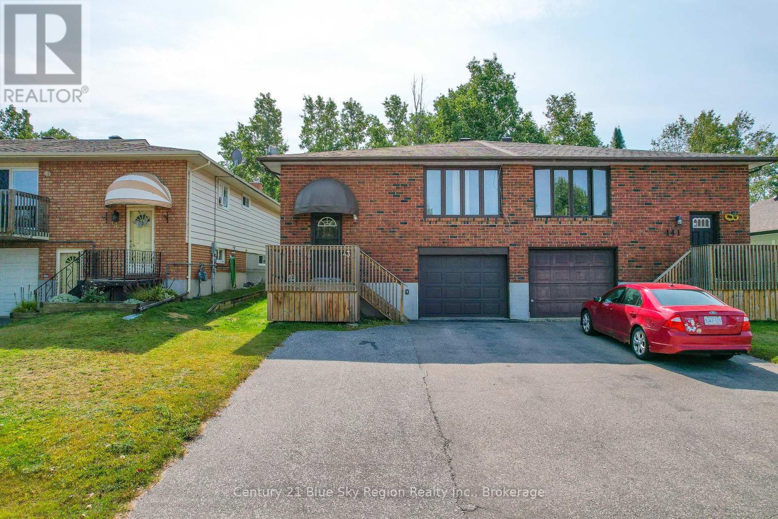 143 Massey Dr, North Bay, ON P1A 4G6