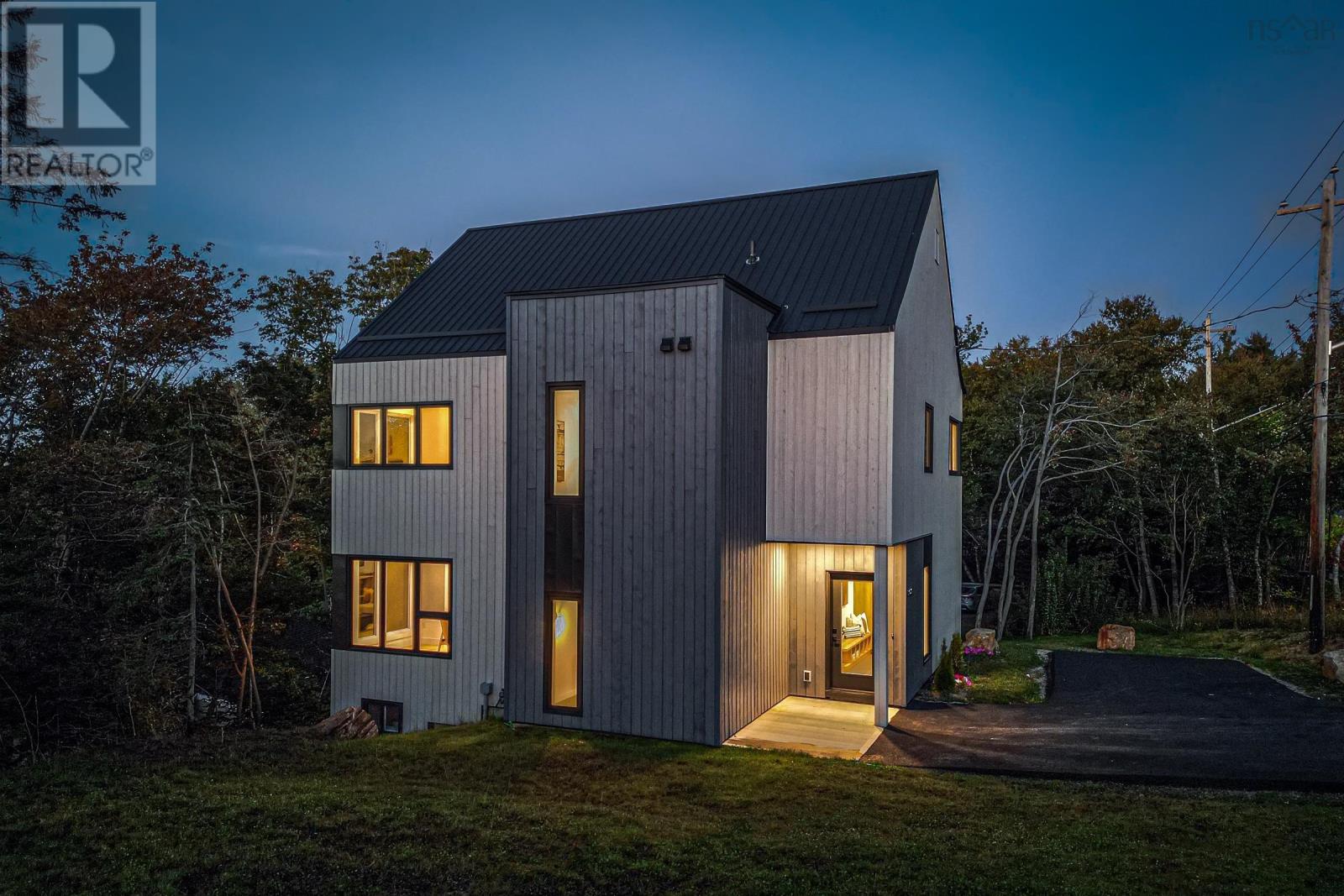 3080 Purcells Cove Rd, Halifax, NS B3P 2G5