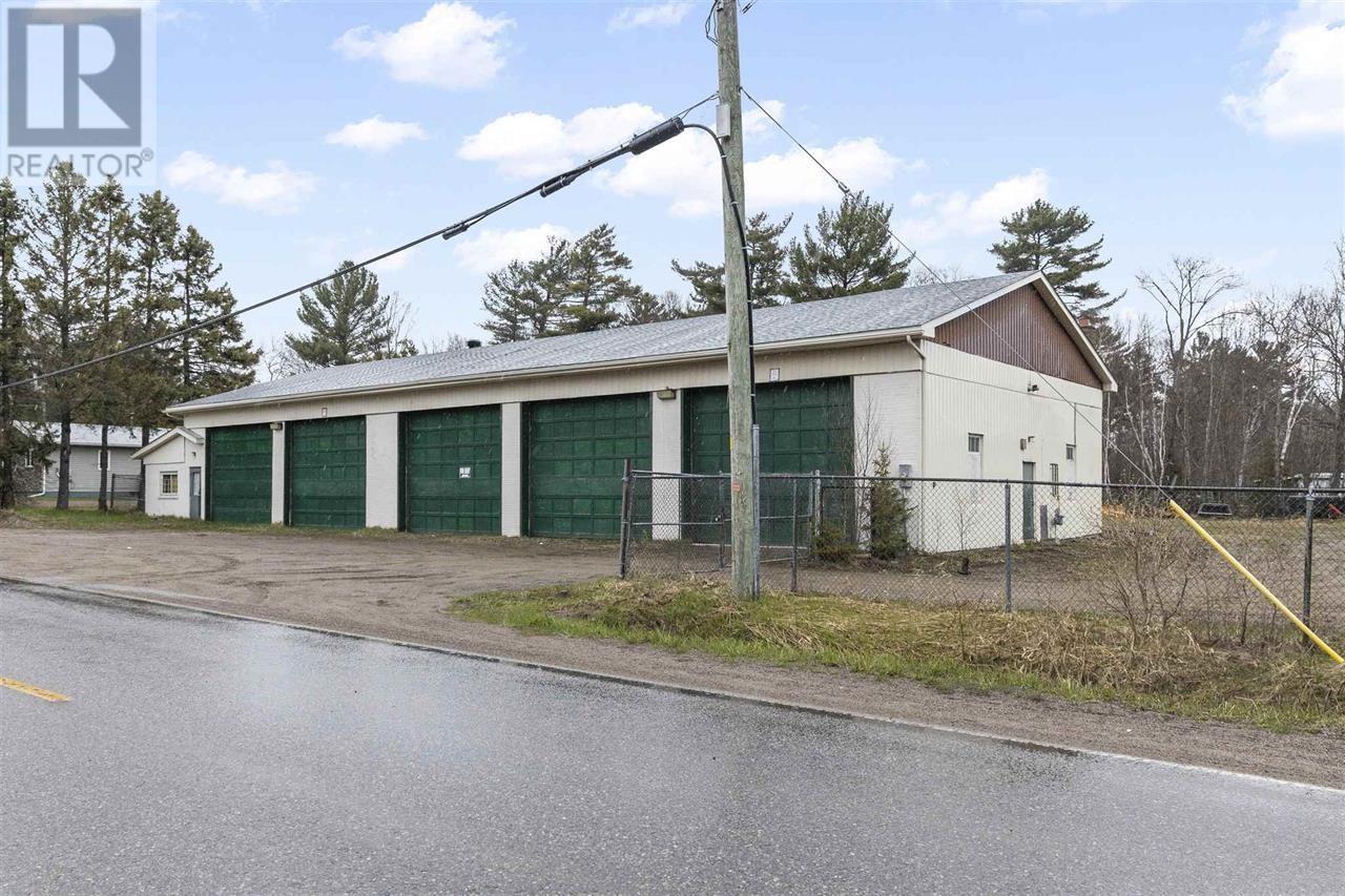 1024 Third Lin W, Sault Ste. Marie, ON P6A 6K4