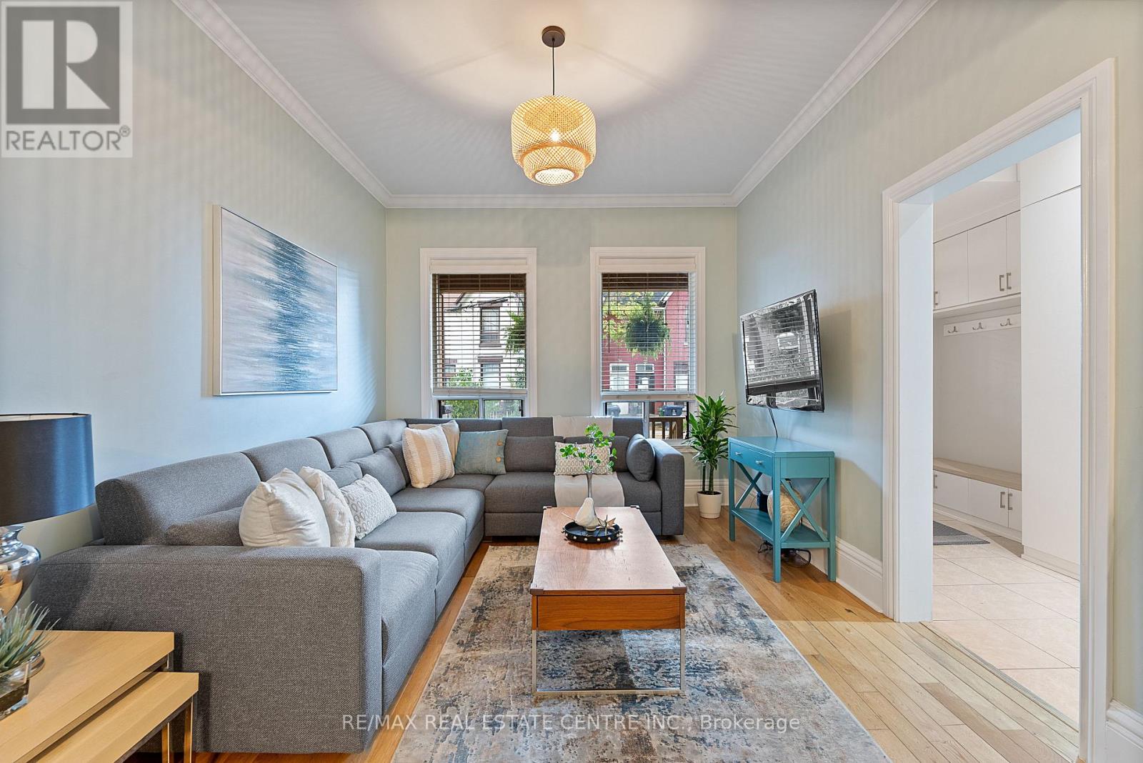 35 Miller St, Toronto, ON M6N 2Z6