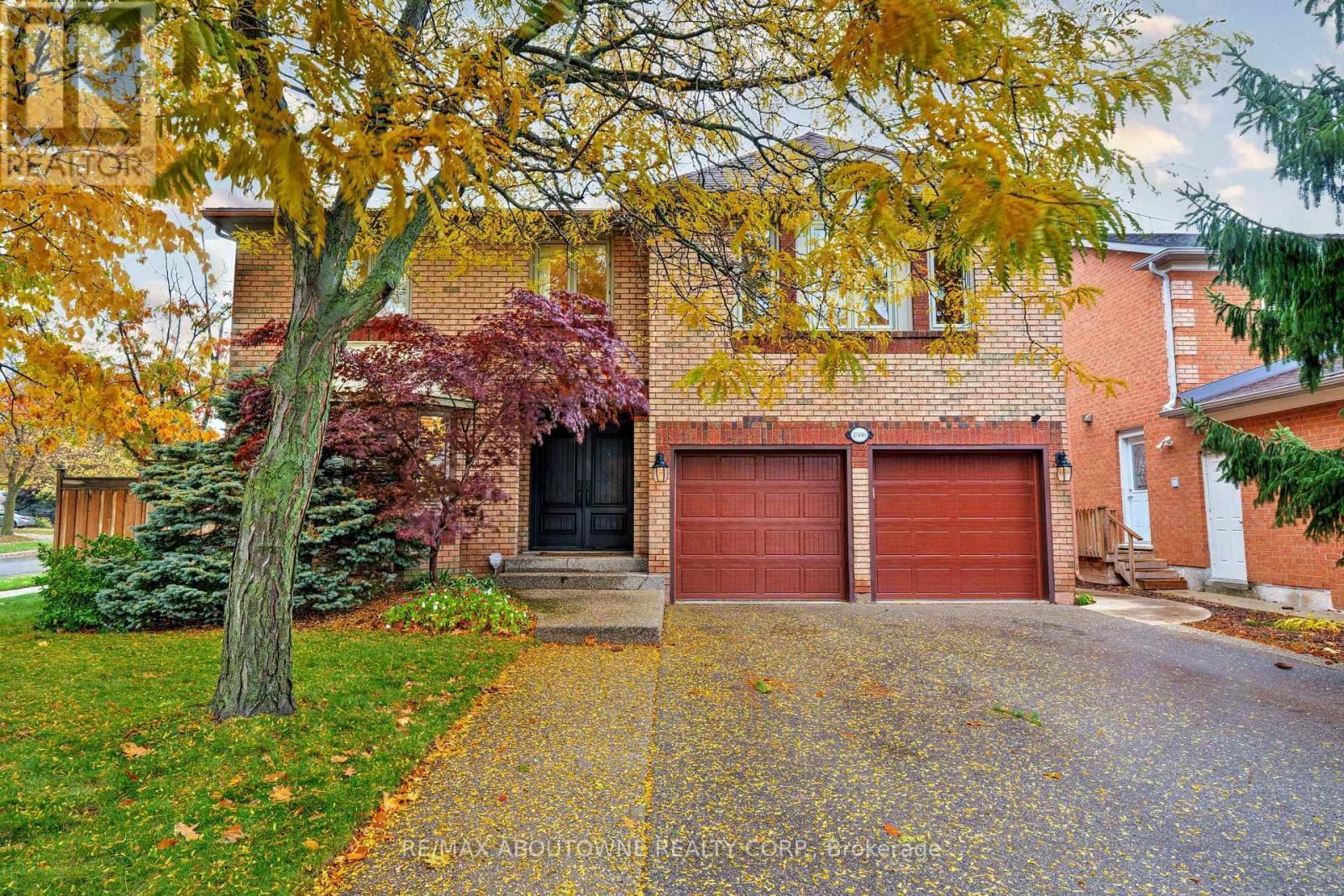 1586 Heritage Way, Oakville, ON L6M 2Z5