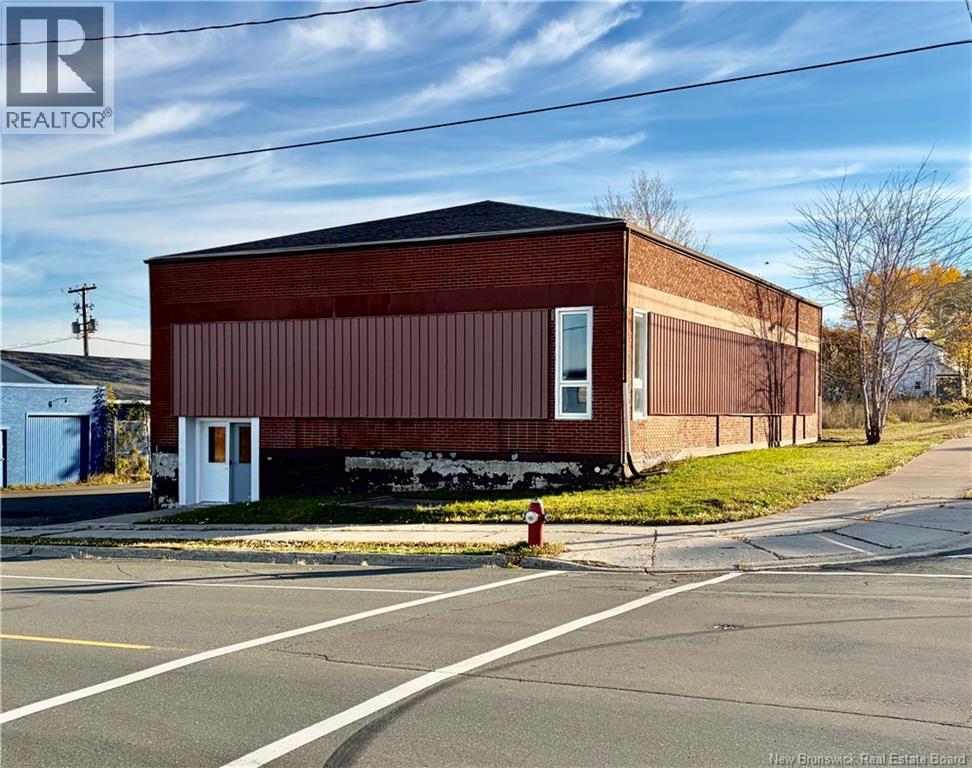 549 Adelaide, Dalhousie, NB E8C 1B7