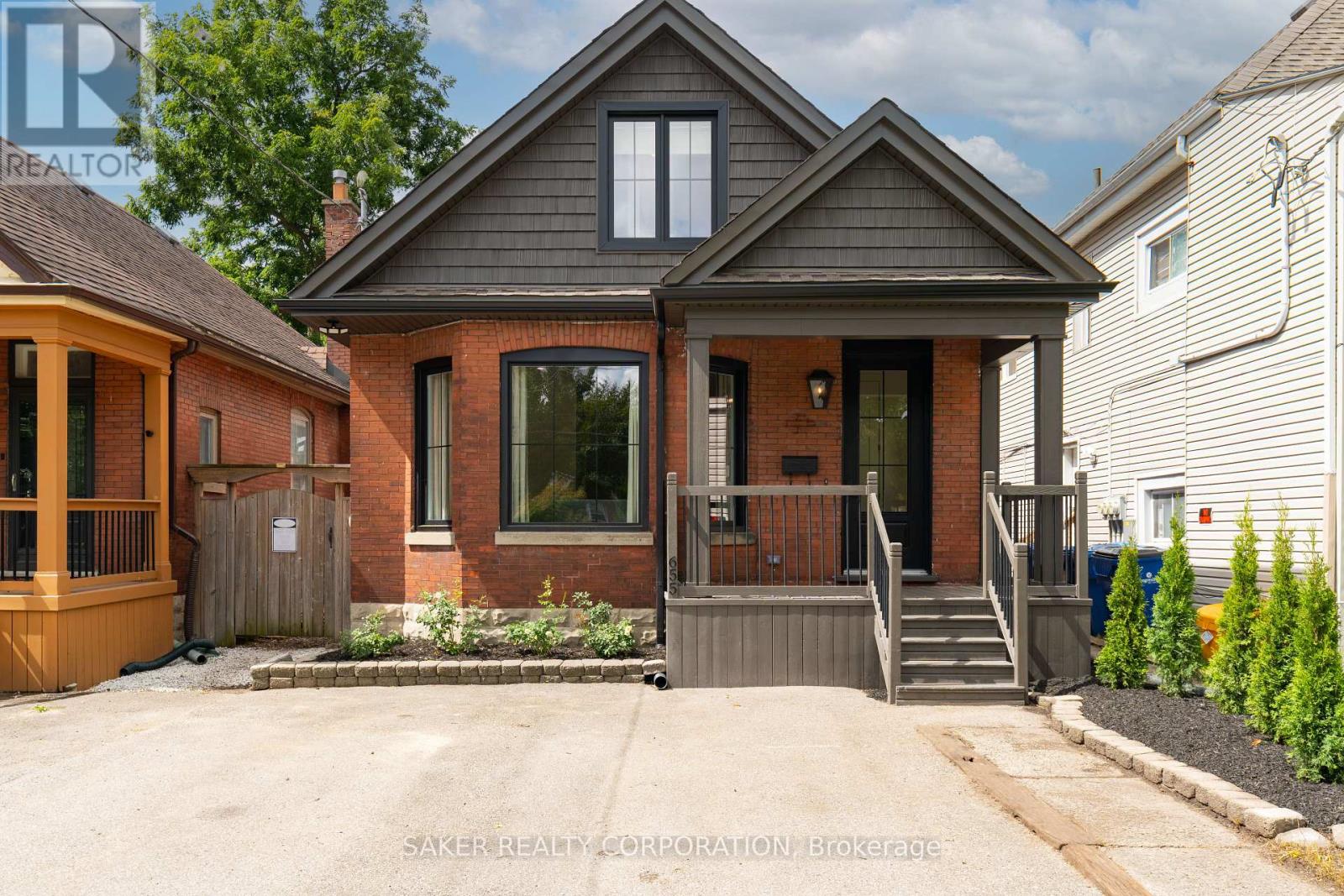 655 William St, London, ON N5Y 2R1