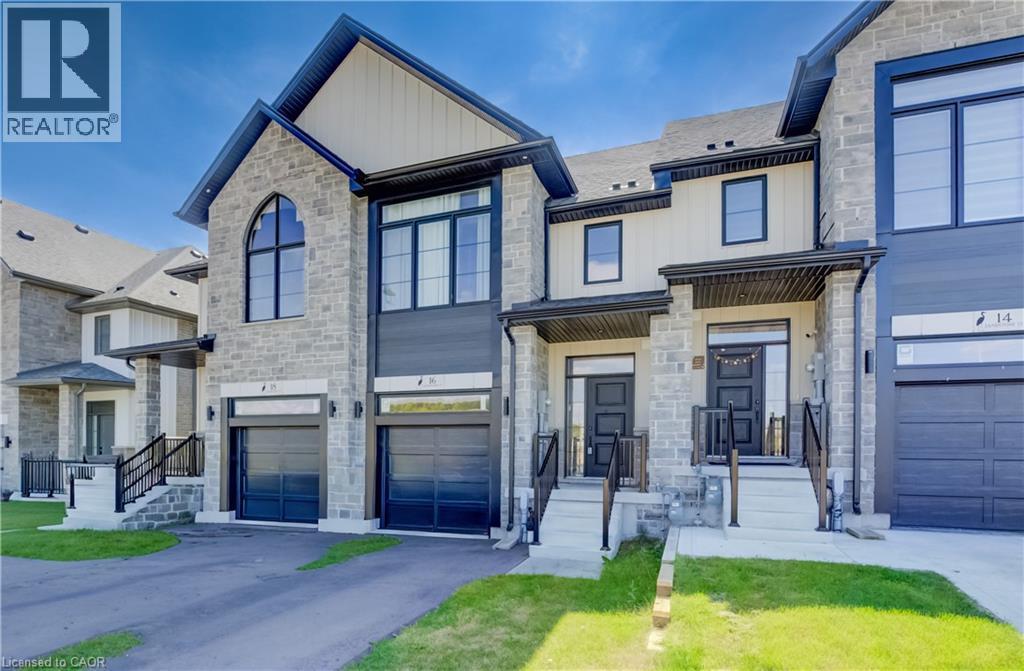 16 Sandstone St, Cambridge, ON N1S 4Y4