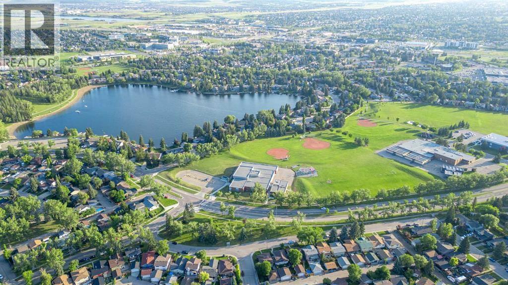 212 Midlawn Close SE, Calgary, AB T2X 1N1