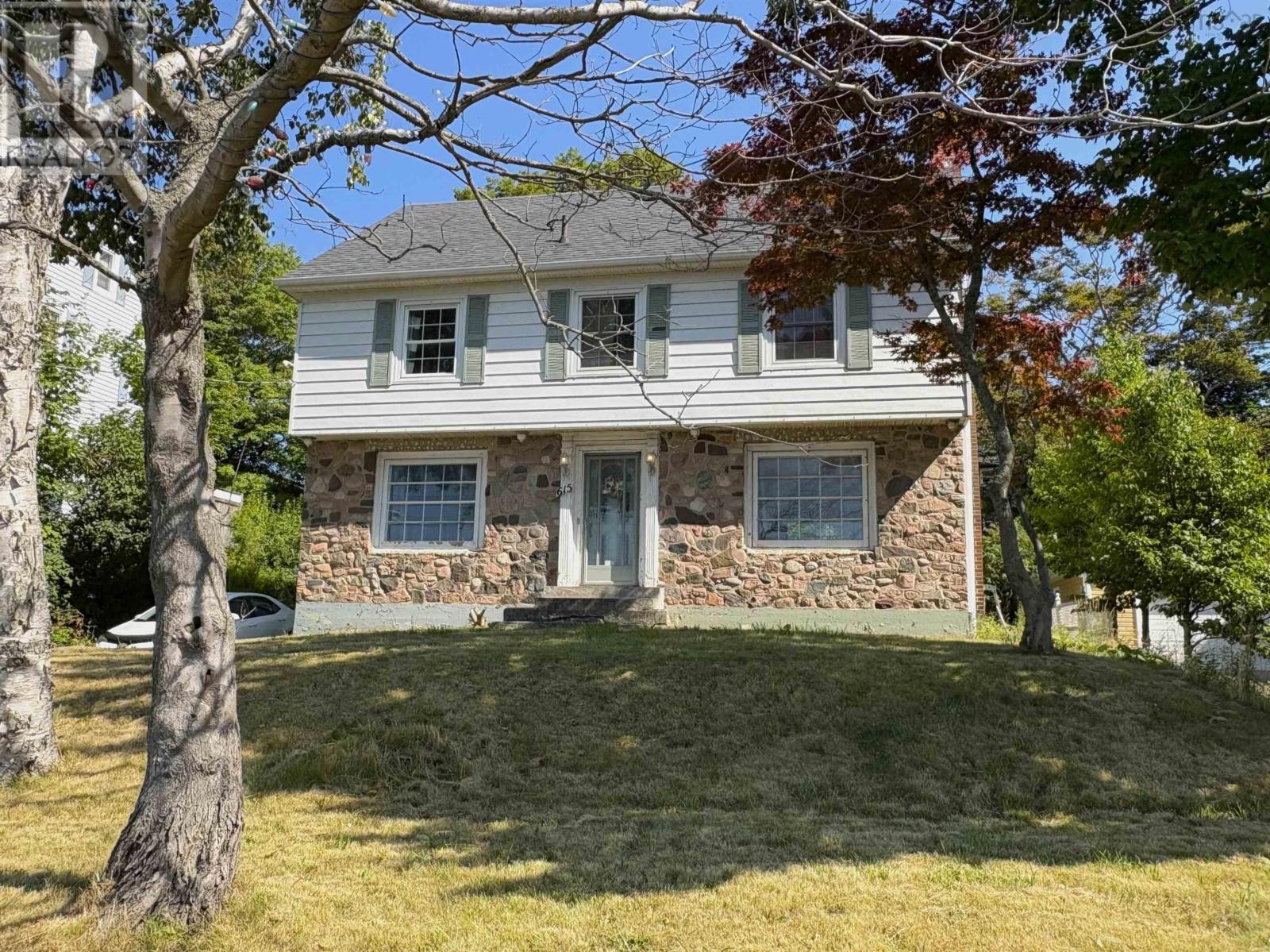 615 Kings Rd, Sydney, NS B1S 1B8