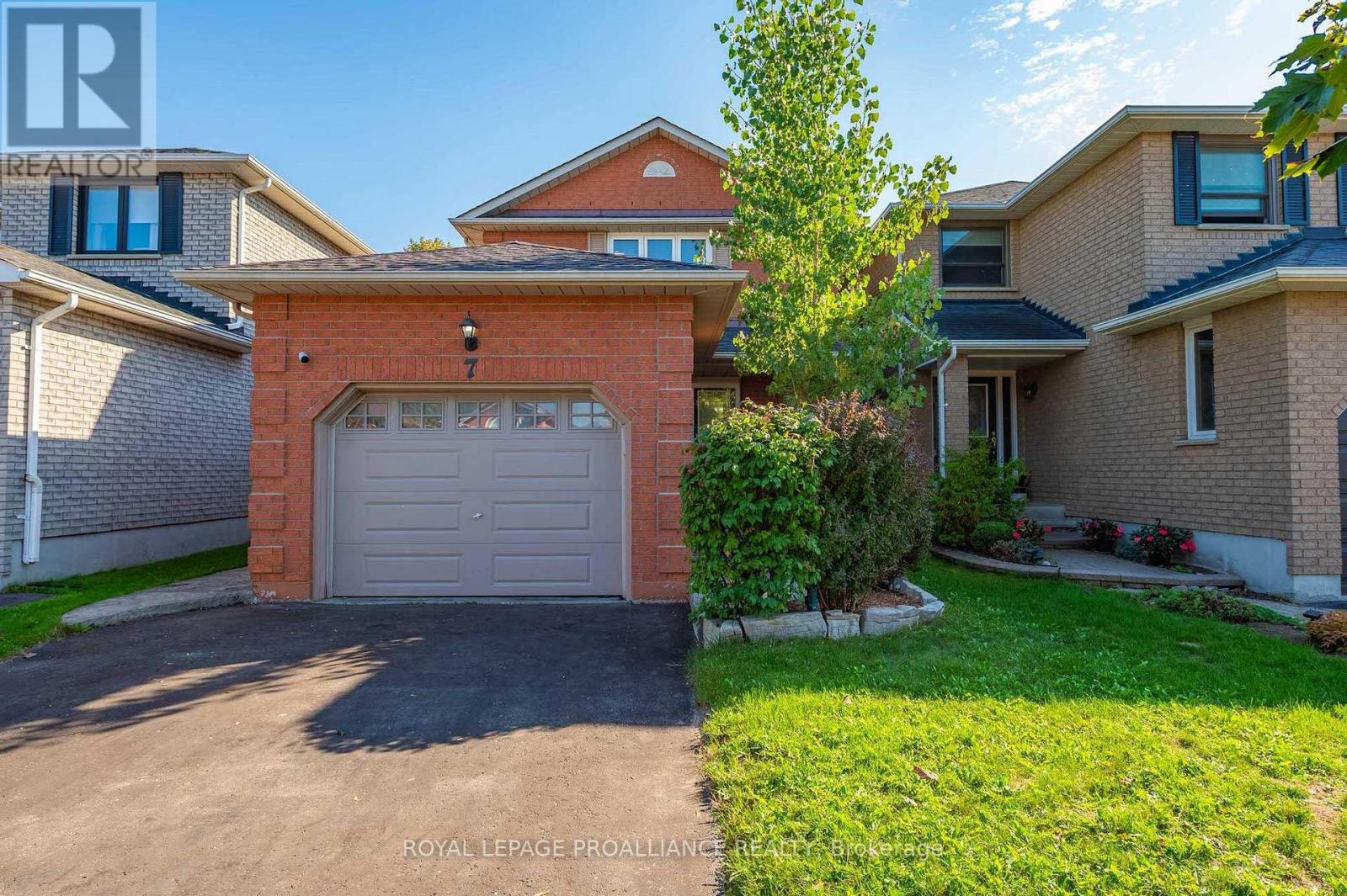 7 Fieldcrest Ave, Clarington, ON L1E 2X3