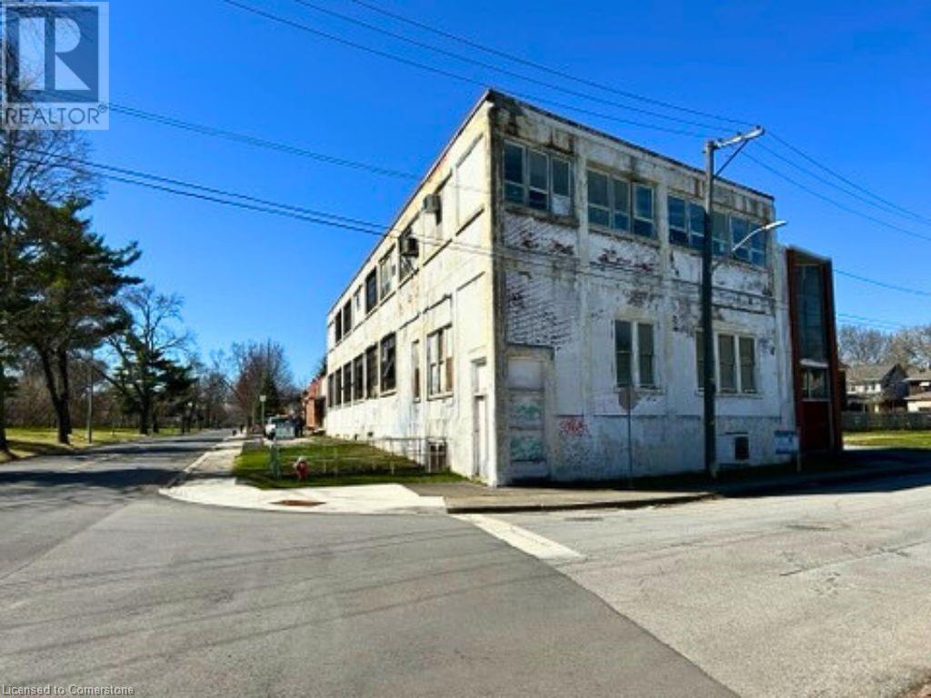 5059 Palmer Ave, Niagara Falls, ON L2E 3T9
