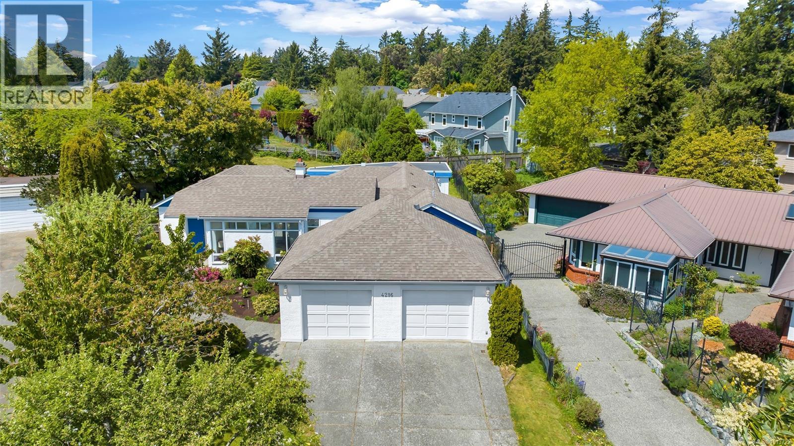 4216 Wakefield Pl, Saanich, BC V8N 6E5