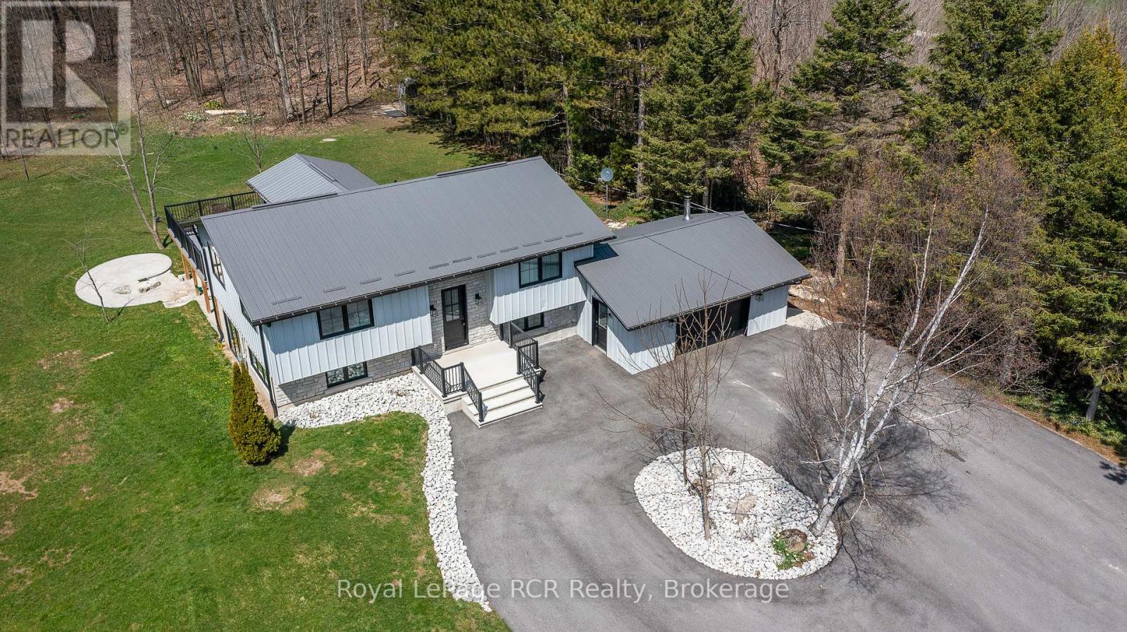 126 West St, Georgian Bluffs, ON N4K 5N7