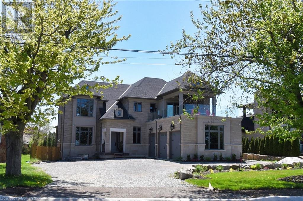 68 Mountain Brow Blvd, Hamilton, ON L8T 1A4