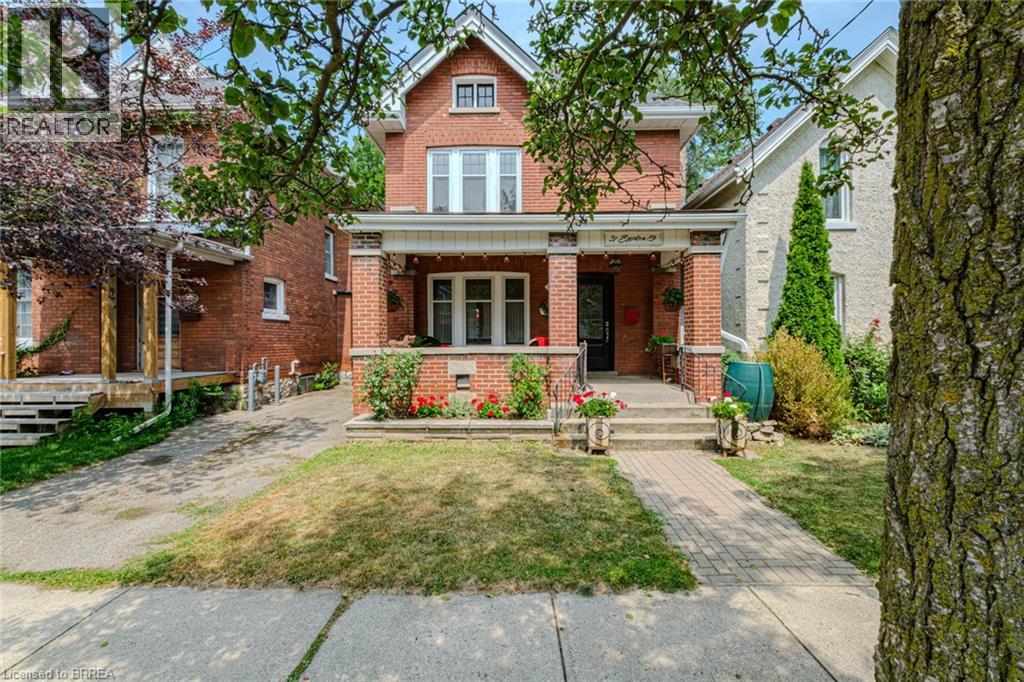 37 Egerton St, Brantford, ON N3T 4L4