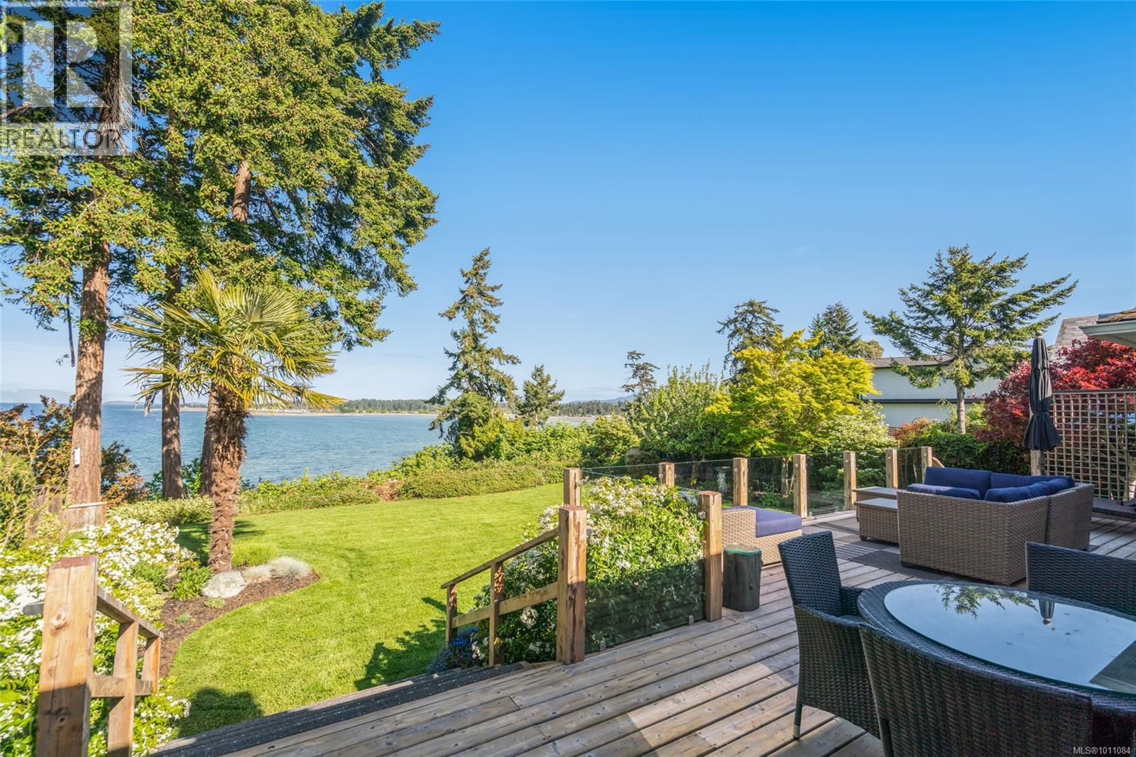 428 Dogwood St N, Parksville, BC V9P 1C6