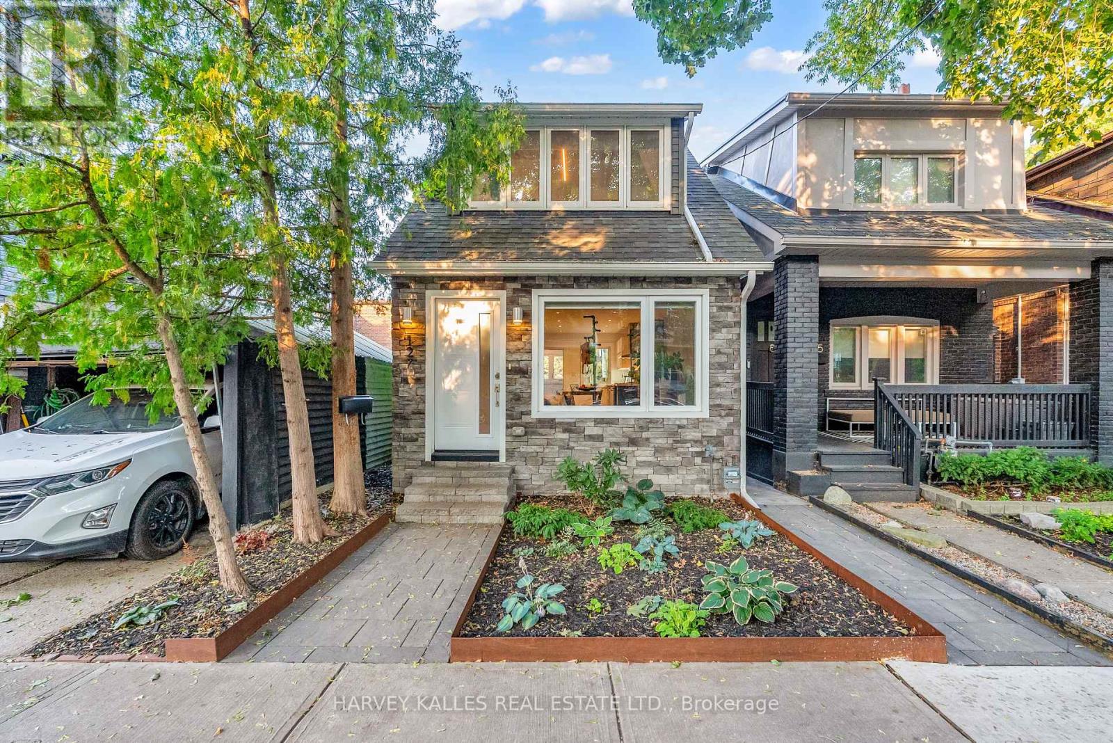 127 Alton Ave, Toronto, ON M4L 2M3