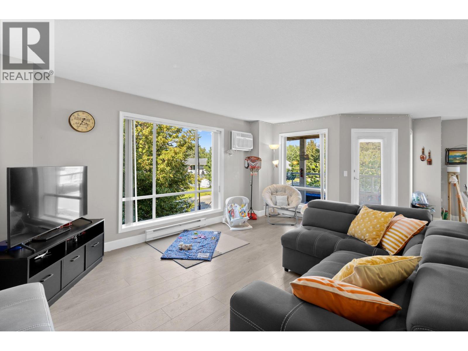 727 Houghton Road Unit 212, Kelowna, BC V1X 7J7