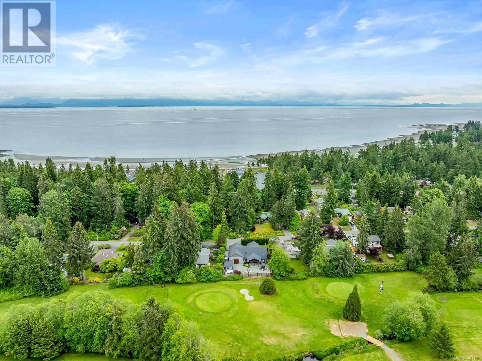 8899 Henderson Ave, Black Creek, BC V9J 1A5