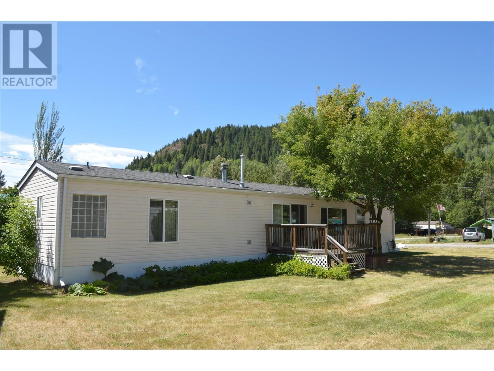 690 Copper Ave N, Greenwood, BC V0H 1J0