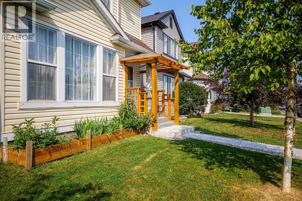 35 Bridlecrest Rd SW, Calgary, AB T2Y 5J2