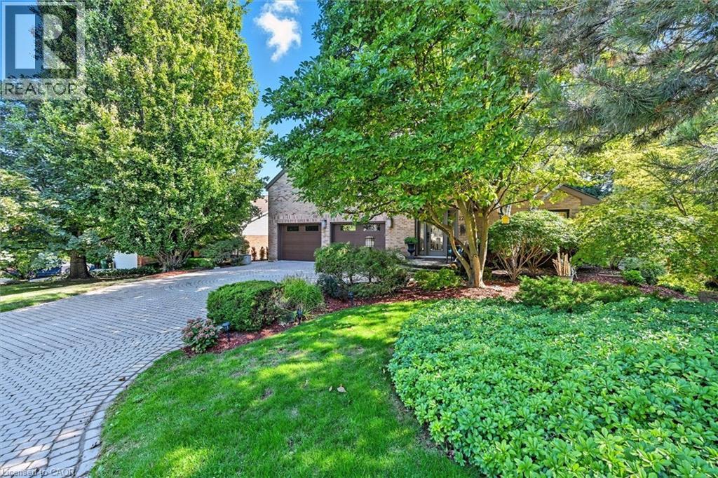 275 Greenbriar Rd, Ancaster, ON L9G 2V4