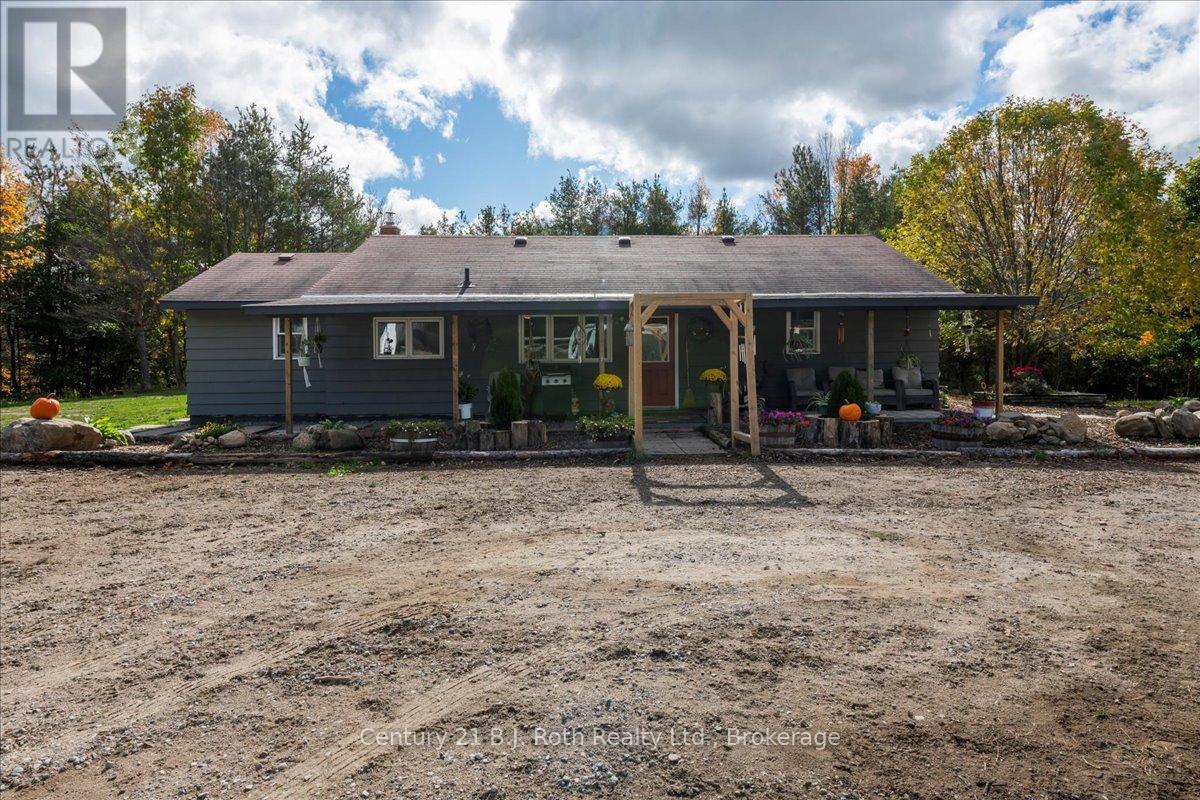 2286 Flos Ten Rd E, Springwater, ON L0L 1P0