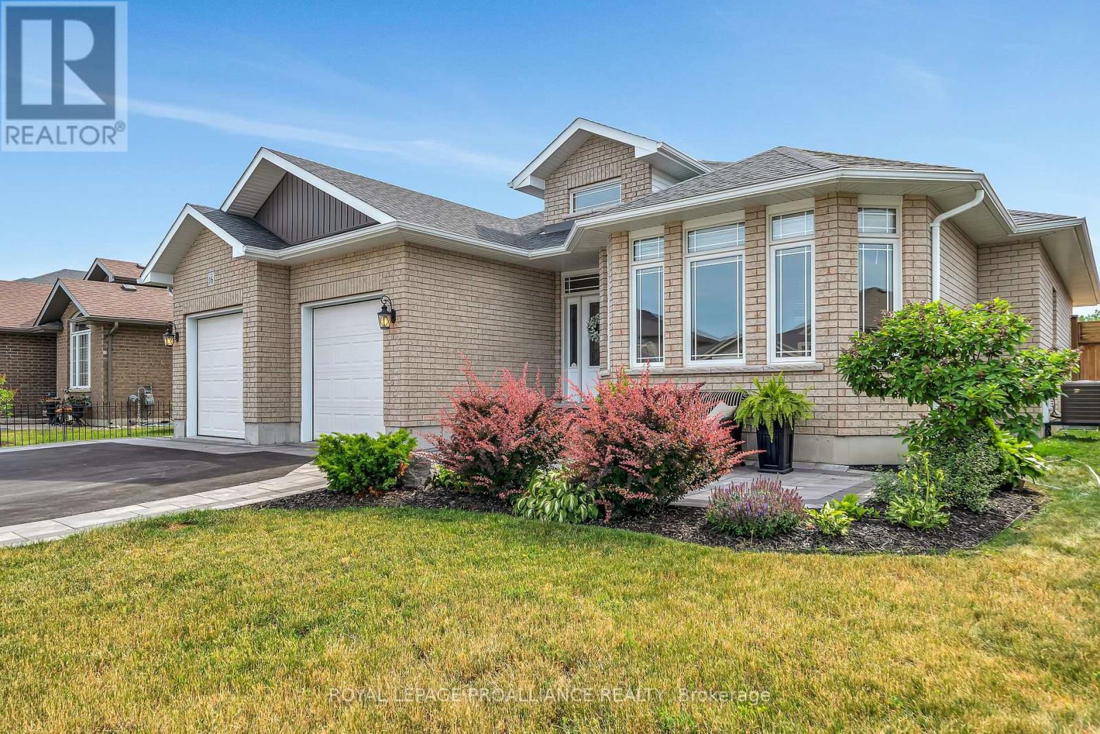16 Hummingbird Dr, Belleville, ON K8N 0H7