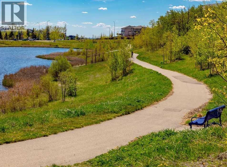 25 Aspenmont Heights Sw Unit 104, Calgary, AB T3H 0E4