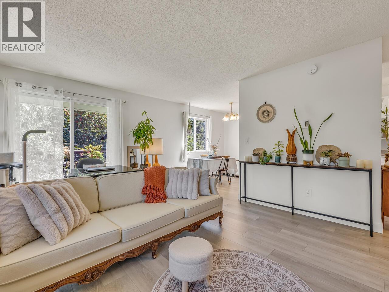 334 E 5th Avenue Unit 406, Vancouver, BC V5T 1H4