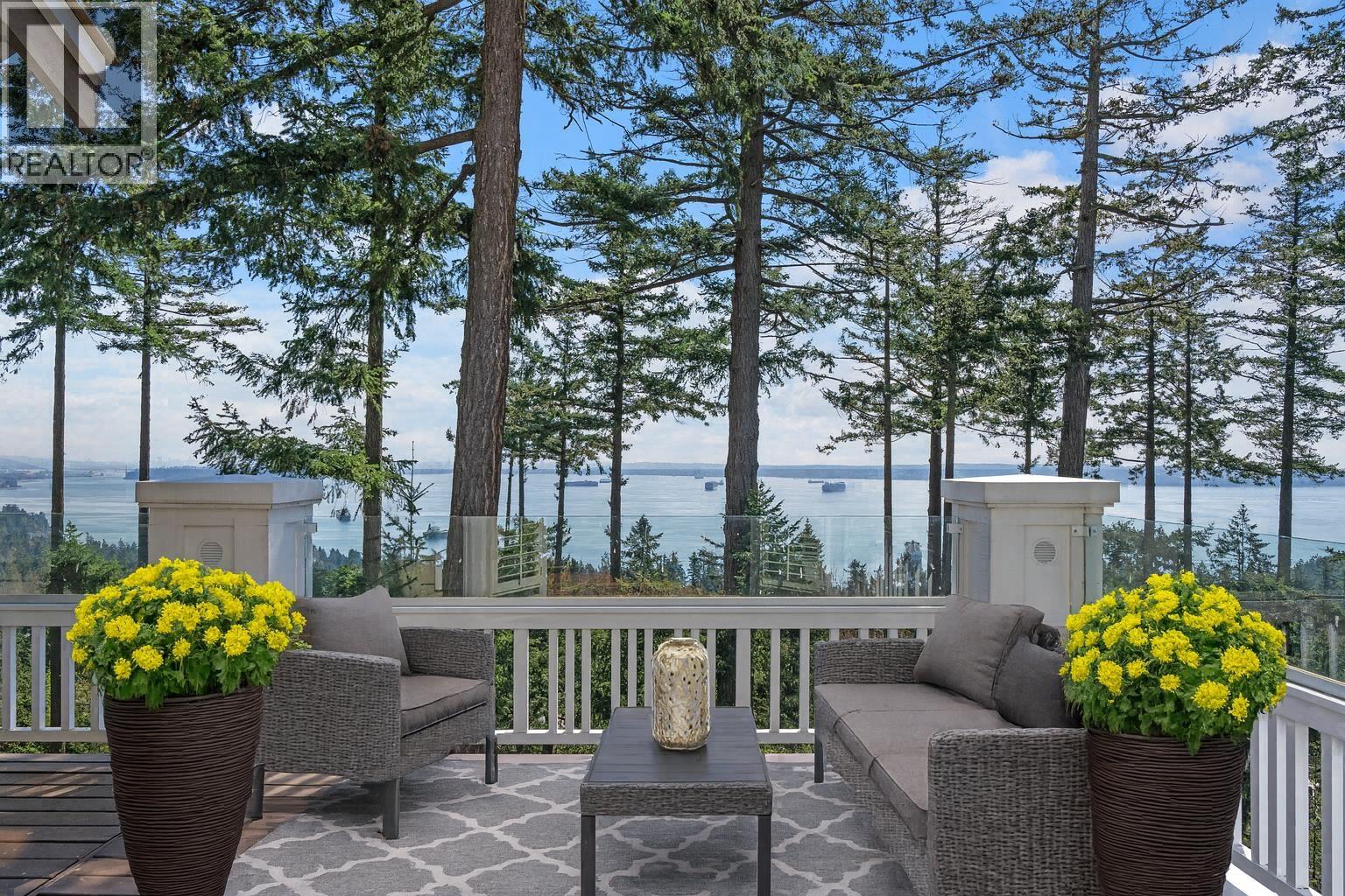 5110 Alderfeild Place Unit 4, West Vancouver, BC V7W 2W7