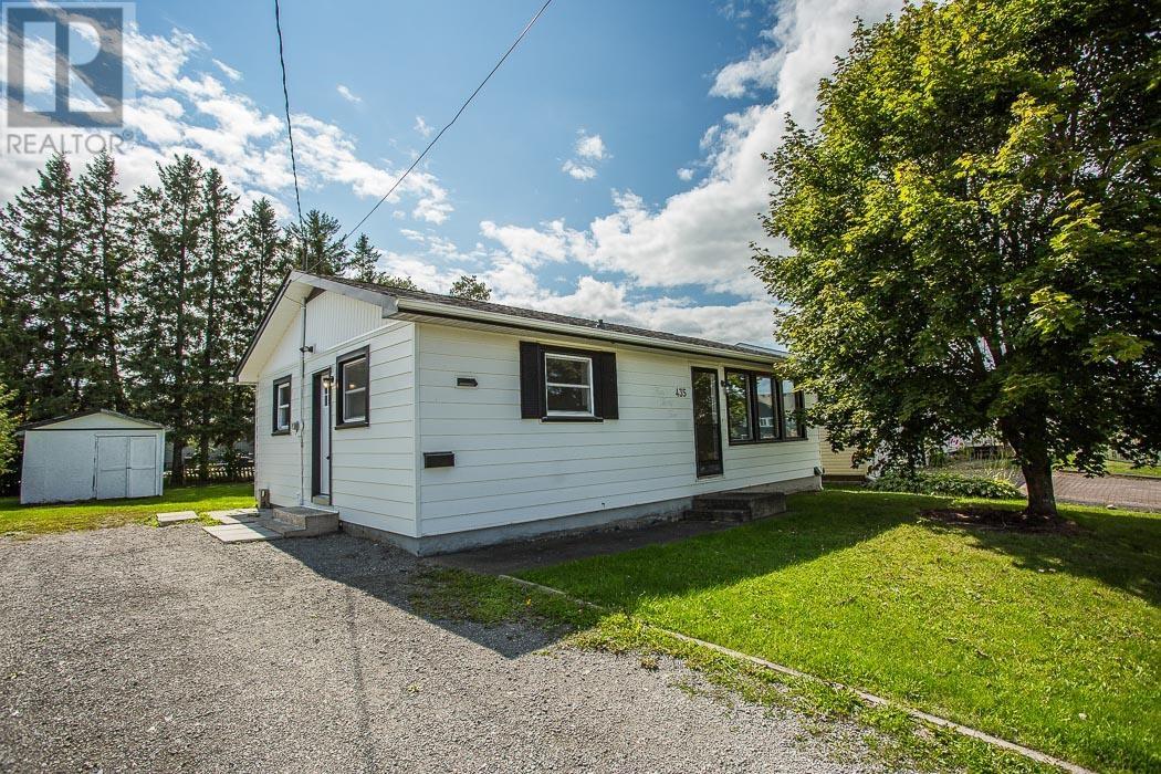 435 Langdon Rd, Sault Ste. Marie, ON P6C 2Y5