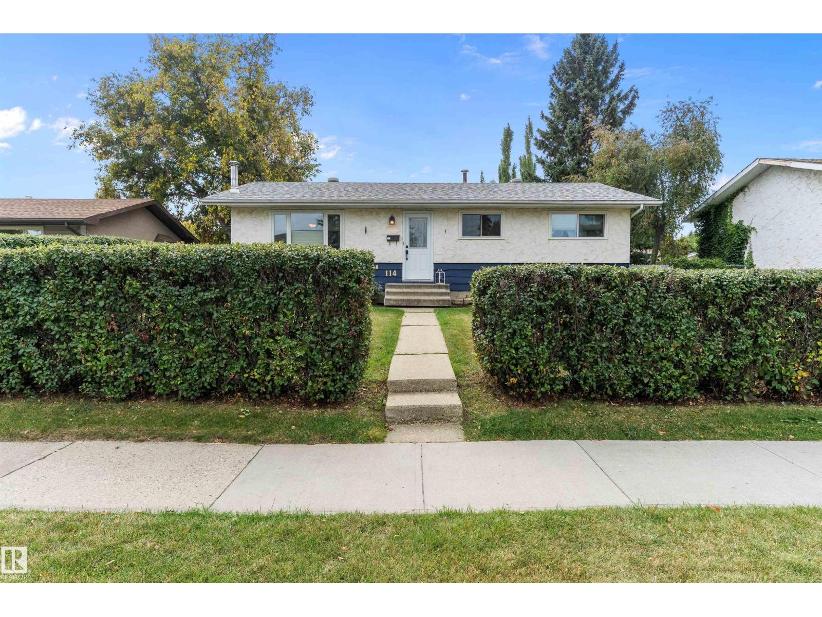 114 Brookwood Dr, Spruce Grove, AB T7X 1G8