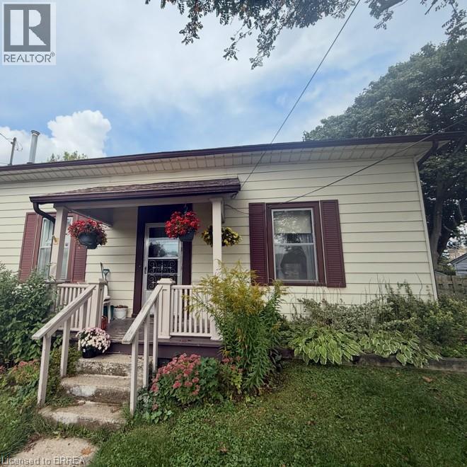 49 W River St, Brant, ON N3L 2V2