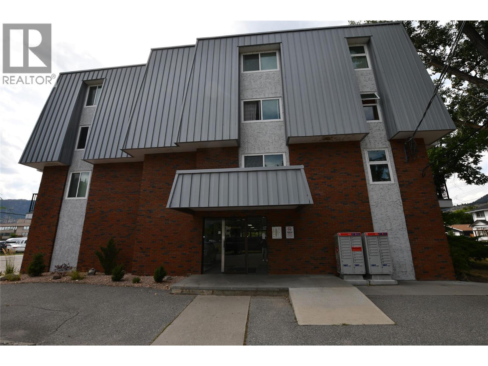 922 Dynes Avenue Unit 304, Penticton, BC V2A 1E8