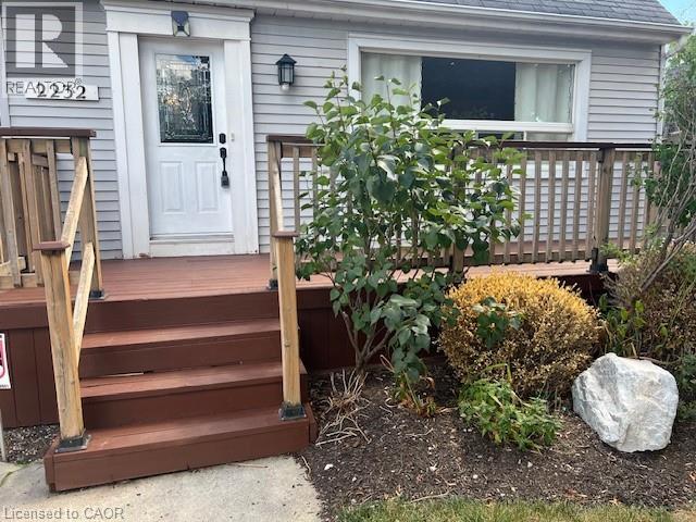 2232 Queensway St, Burlington, ON L7R 3T1