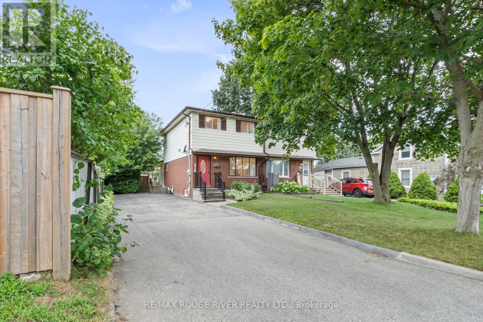 516 Kent St, Whitby, ON L1N 4Y9