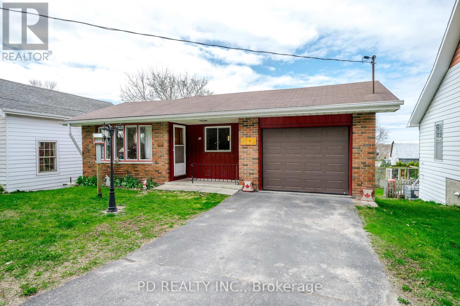 28 Bond St E, Kawartha Lakes, ON K0M 1N0