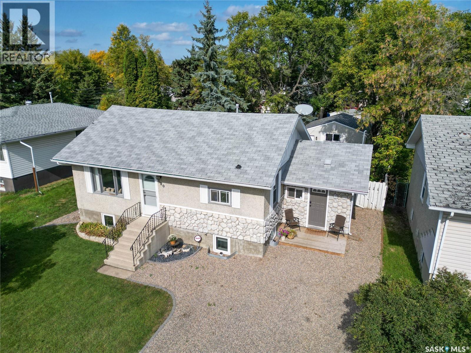 520 26 Street East, Prince Albert, SK S6V 1V5