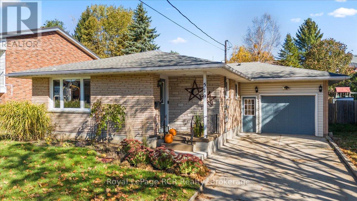 579 19th Avenue, Hanover, ON N4N 3G4