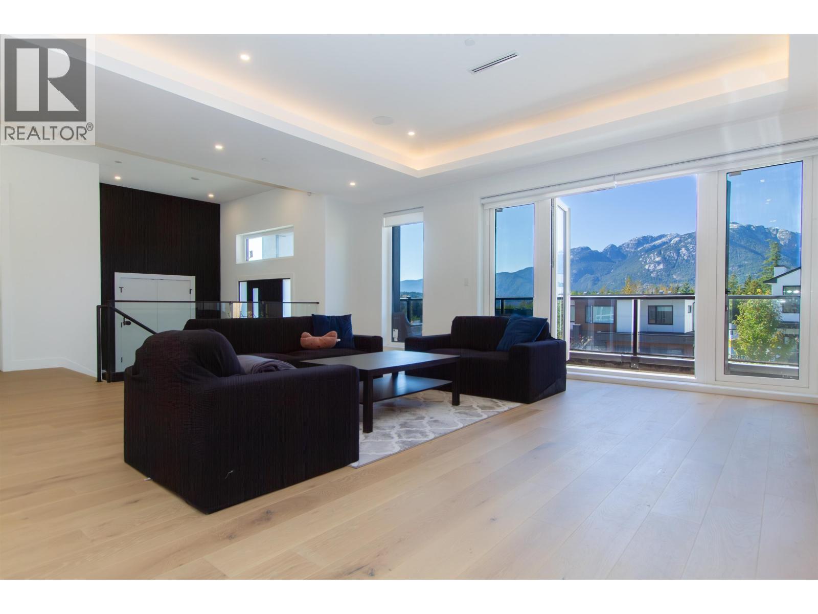 3385 Mamquam Road Unit 8, Squamish, BC V8B 0E3