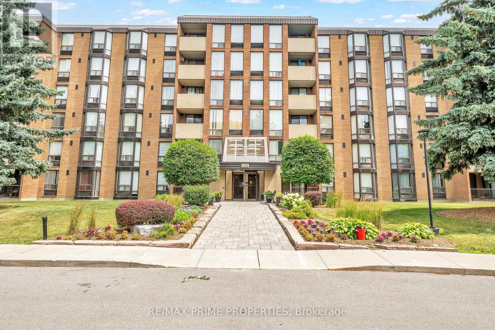 302 1535 Diefenbaker Ct, Pickering, ON L1V 3W2