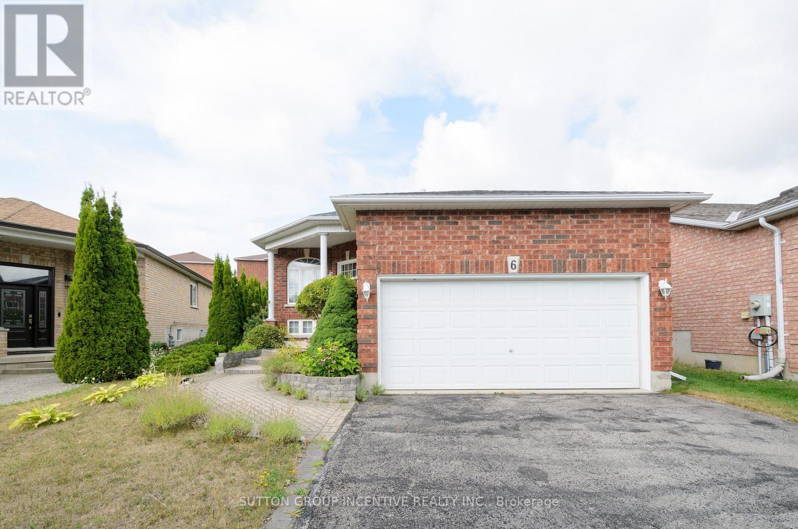6 Brown Wood Dr, Barrie, ON L4M 6N4