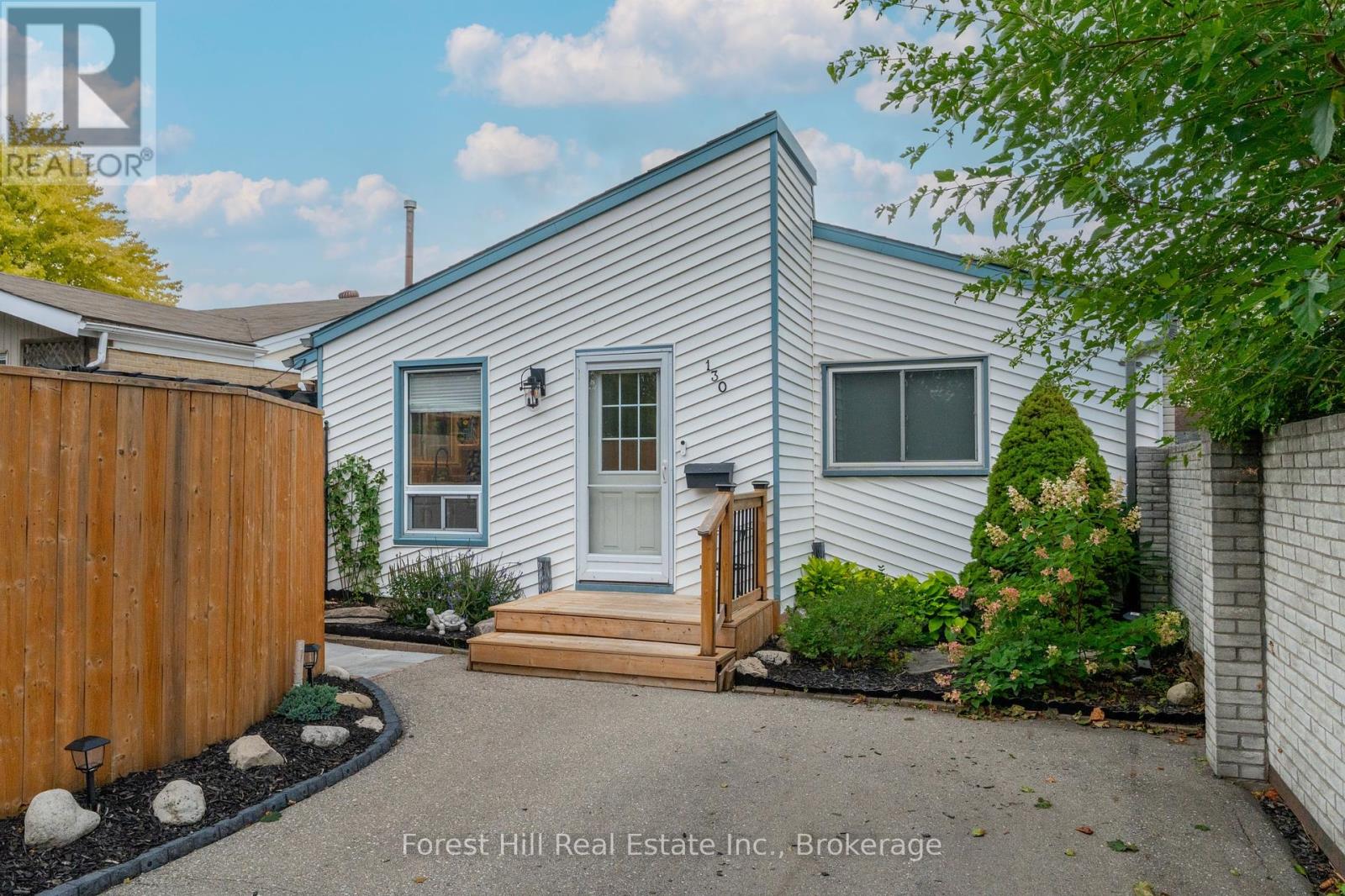 130 Pepperwood Cres, Kitchener, ON N2A 2R3