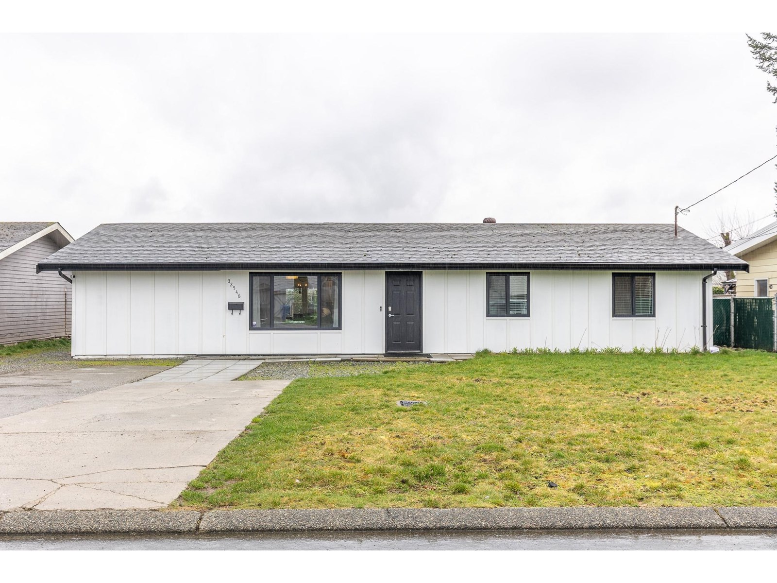 32546 Pandora Ave, Abbotsford, BC V2T 3X1