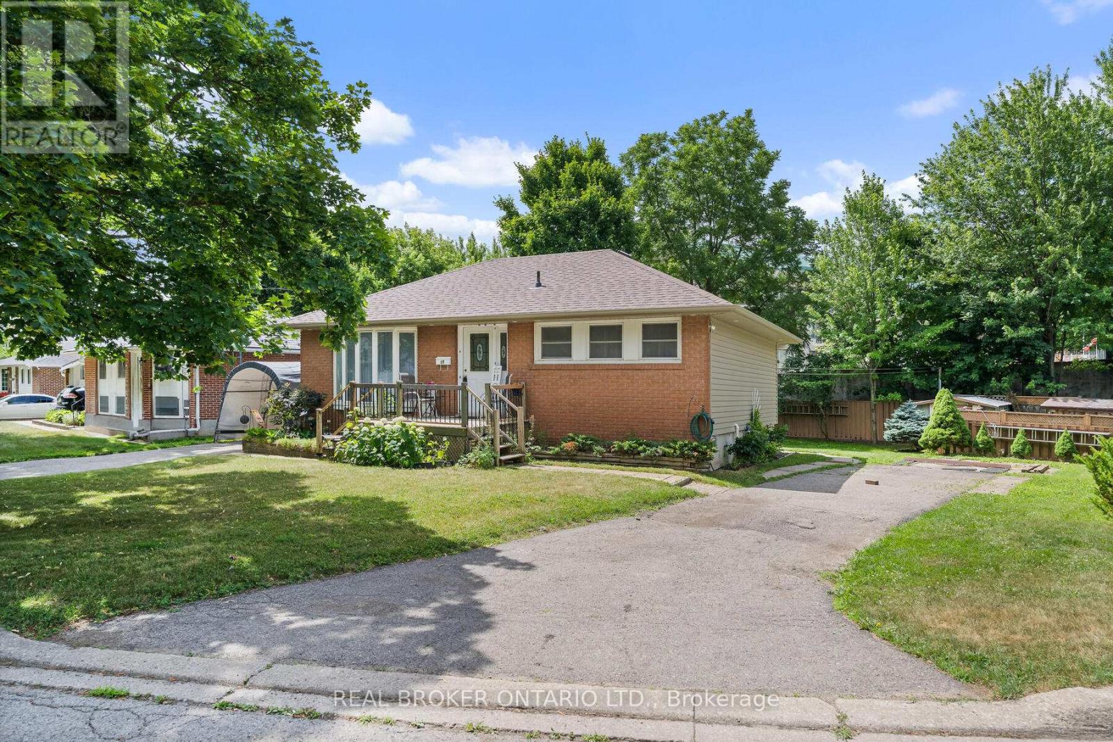 19 Dayfoot Dr, Halton Hills Georgetown, ON L7G 2K8