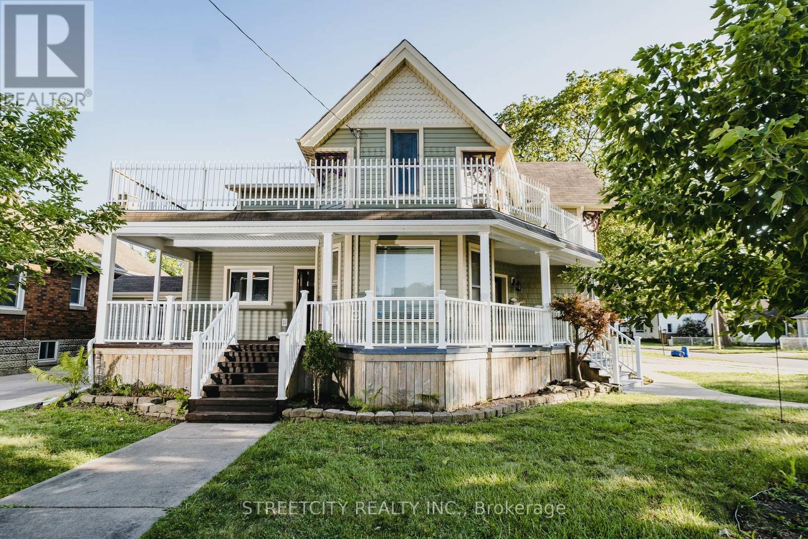 242 Emma St, Sarnia, ON N7T 3A2